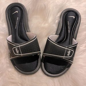 Nike slides